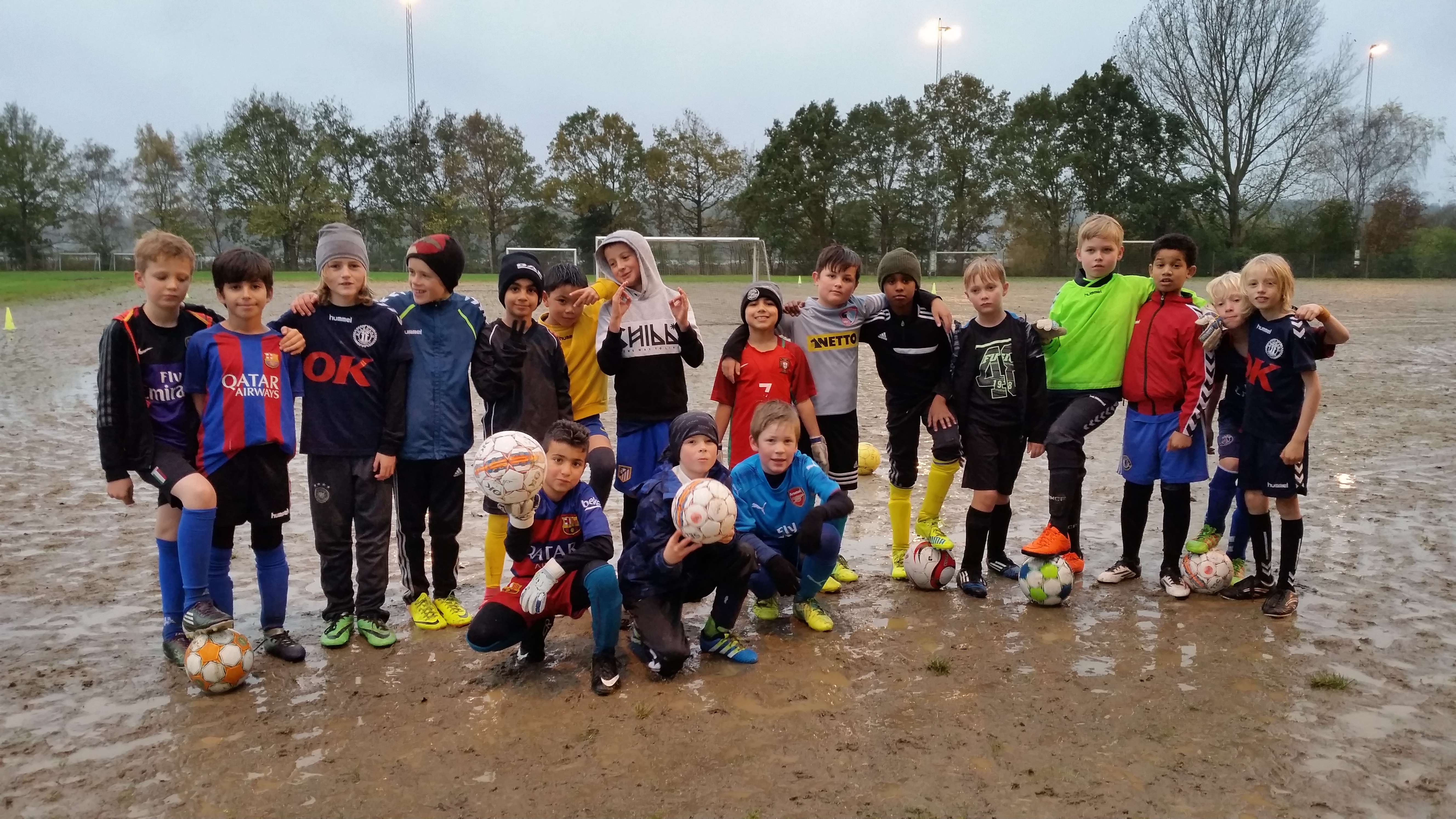 Med den nye kunstgræsbane bliver der ikke flere mudderkampe på grus.